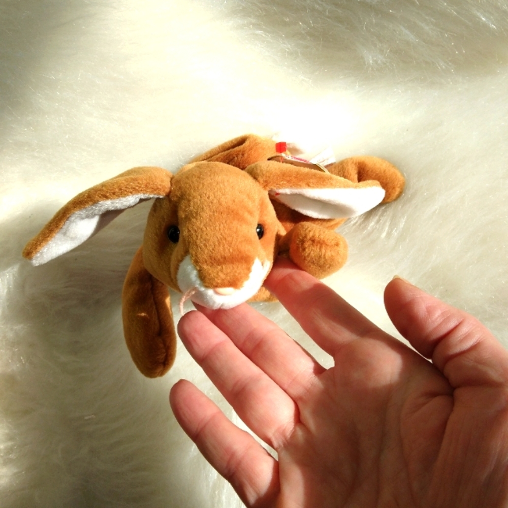 Ty Beanie Baby , Ears the Bunny 4/18/1995